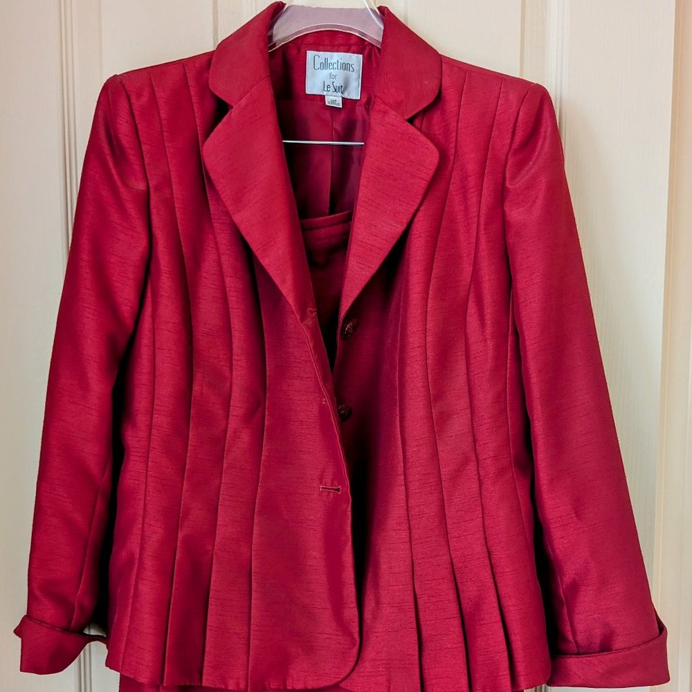 Le Suit Shiny Red Suit size 12P,